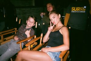 Paris Berelc Instagram - 2025 was off to a rough start but this show and all these people always made me smile. 8 years has flown by… thank you to all the cast members, crew members and every single person who watched our show 💜