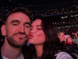 Paris Berelc Instagram - late Valentine’s Day post but you’re my valentine everyday ❤️ to another year of memories and kisses and joy. i love you Hunny Pot😚🥰

and my valentine is better than yours… just saying😈