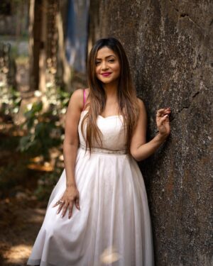 Pariva Pranati Instagram - Look beyond all the imperfections, and you’ll get a glimpse of happiness. 

#FilmIndustry  #ActorsofInstagram #BehindTheScenes #ActorsLife #CelebrityStyle #Actress #ActingCommunity #StarOnTheRise #fashion #viral #photoshoot #explorepage #trending #fashionstyle #mumbai #Stylestatement #ParivaPranati #parivaians #sabtv #waglekiduniya
#sonysab