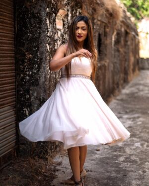 Pariva Pranati Instagram - Look beyond all the imperfections, and you’ll get a glimpse of happiness. 

#FilmIndustry  #ActorsofInstagram #BehindTheScenes #ActorsLife #CelebrityStyle #Actress #ActingCommunity #StarOnTheRise #fashion #viral #photoshoot #explorepage #trending #fashionstyle #mumbai #Stylestatement #ParivaPranati #parivaians #sabtv #waglekiduniya
#sonysab