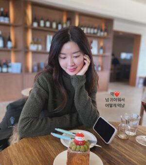 Park Han-byul Instagram - 🍽️