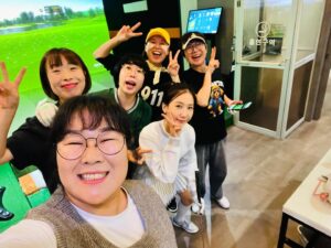 Park Mi-sun Instagram - 모처럼  즐거웠어요 ㅎㅎ 
.
스크린 골프  좋네요  ㅎ  골프치고  밥 먹고 , 수다떨고 ~~
.
#개그우먼#미인들 #개미회 #스크린골프 
.
#김성은 #권진영 #김민경#오나미#박소영