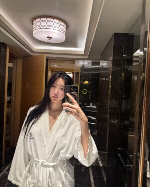 Park Soo-bin Instagram - I fell in love with malaysia .....Such a beautiful City❤️

I’ve been to Kota Kinabalu many times, but this is my first time exploring Kuala Lumpur—aside from visiting for a Dal Shabet performance back in my girl group days. Once again, I’ve fallen in love with Malaysia! 💖 I’m so excited to see my Malaysian fans today—can’t wait to meet you all soon!