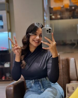 Parveen Instagram - Just me nd mirror🪞

.
.

#newlook #birthdayweek #picoftheday #explore #parveenofficial
