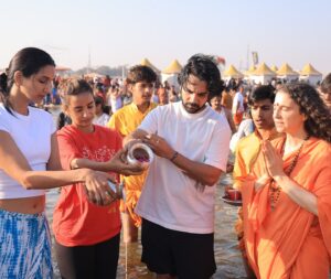 Patralekha Instagram - Wonderful to welcome dear and renowned Bollywood actor Rajkummar Rao @rajkummar_rao and his wife and actress Patralekhaa @patralekhaa, and divine yogini Ira Trivedi @iratrivedi to Parmarth Niketan Mahakumbh Campsite @parmarthniketan with sacred blessings by HH Pujya Swami Chidanand Saraswatiji @pujyaswamiji as well as special sangam snaan with Pujya Sadhvi Bhagawati Saraswatiji @sadhviji. 
.
.
.
#mahakumbh #mahakumbh2025 #parmarthniketan #pujyaswamiji #sadhviji #rajkummarrao #patrelekha #iratrivedi