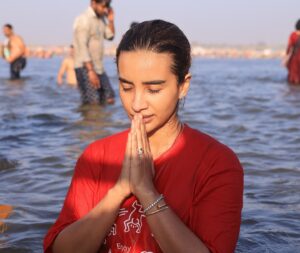 Patralekha Instagram - Wonderful to welcome dear and renowned Bollywood actor Rajkummar Rao @rajkummar_rao and his wife and actress Patralekhaa @patralekhaa, and divine yogini Ira Trivedi @iratrivedi to Parmarth Niketan Mahakumbh Campsite @parmarthniketan with sacred blessings by HH Pujya Swami Chidanand Saraswatiji @pujyaswamiji as well as special sangam snaan with Pujya Sadhvi Bhagawati Saraswatiji @sadhviji. 
.
.
.
#mahakumbh #mahakumbh2025 #parmarthniketan #pujyaswamiji #sadhviji #rajkummarrao #patrelekha #iratrivedi