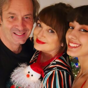 Patricia Echegoyen Instagram - Hoy...parece mentira...se cumplen 20 años.!!🍾👏🎂..desde que llegaste a nuestras vidas..para hacernos tan pero tan Felices!!!a mi ..me.convertiste en Mama..a Rodri..en tu amado papa.😍.y a nosotros..en Familia!!!..y estoy orgullosa y Feliz..de la Mujercita que cada día ....crece y crece...y de estar presente en cada dia..en cada momento..❤️Me encanta acompañarte y verte tan Feliz...Que se cumplan todos tus deseos ..porque te mereces TODO LO MEJOR..Te AMO HIJA ...se Feliz!!🎂👏🍾❤️❤️❤️❤️❤️@rodrihindu .@lulu_pardoo