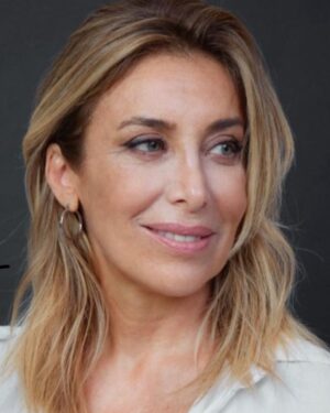 Patricia Viggiano Instagram - La vida tiene tantas vueltas… es impredecible…dinámica…te moviliza…un día podés estar arriba y otro podés estar abajo… y gira y gira… y vamos dando vueltas…y vas aprendiendo…y a medida que creces …vas aprendiendo y aprendiendo… xq así de fantástica es…la VIDA😀✨🧚🏻😘

Buena semana!! Pásenlo lindo! ✨✨✨☀️✨☀️✨✨✨