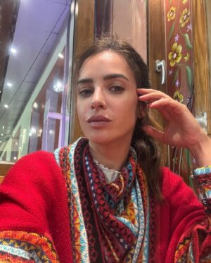 Paula Prendes Instagram - Navidad en Verano. Viajar, alejarte para acercarte. Hacía mucho tiempo que no sentía esto y es bueno y sana y cura, pero también es difícil y cuestionas y te planteas cosas y con los años ser aventurera cada vez cuesta más…pero de esto va la vida…de vivirla y gastarla y malearla. #pachamama #mamacocha. Nunca había conocido una cultura más arraigada a su tierra que la de #perú, tierra de Incas. La lección del día: Para los Quechuas no existe la palabra Adiós, en su lugar (para cuando nos volvamos a encontrar) ❤️
#machupicchu