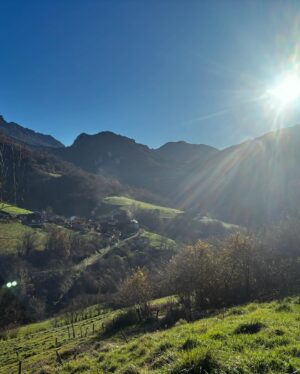 Paula Prendes Instagram - Todos los días de #Navidad así! Firmo 25 Diciembre. Asturias, Ruta de la Xanas ❤️ @belenmartineztuero