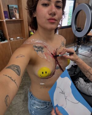 Pavida Moriggi Instagram - new year, new hair, new tatt, new…. Song? 👀