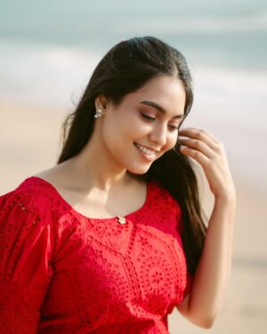 Pavithra Janani Instagram - Quality is not an act, it’s a habit. 

Makeup & Hairdo @jeru_bridal_studioo 
Outfit @stitch_vyshnavee_sarath 
Photography @xposurestudio.in 

#bb8 #pavithrajanani 
#biggbossseason8tamil 
#biggboss #biggbosstamil 
#vijaytelevision 
#disneyplushotstar