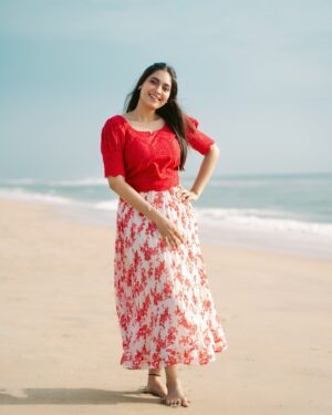 Pavithra Janani Instagram - Quality is not an act, it’s a habit. 

Makeup & Hairdo @jeru_bridal_studioo 
Outfit @stitch_vyshnavee_sarath 
Photography @xposurestudio.in 

#bb8 #pavithrajanani 
#biggbossseason8tamil 
#biggboss #biggbosstamil 
#vijaytelevision 
#disneyplushotstar