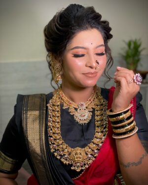 Payal Pati Instagram - चंद्रावाणी😍✨

#look #lookoftheday #aagri #aagrikoli #aagrikoliswagstar⛵😎 #aagrikolicommunity #aagrikoli #marathi #marathimulgi #photo #photooftheday #saree #makeup #post #nauvarisaree #nath