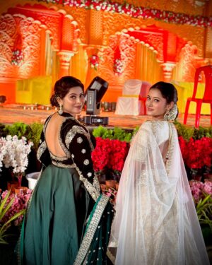 Payal Pati Instagram - Mera jhumka🫠🤍
.
With - @drushtita.patil 
Looks - @nikita_keni_patil_makeupartst 
  @_pratikshamakeover_ 
Beautiful outfits - @sukhii_official_