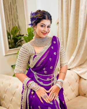 Payal Pati Instagram - अप्सरा💜👀

Look - @makeup_by_saylipatil 
Outfit- @sukhii_official_ 
Click- @drushtita.patil 
Edit - @_tanmay_vaity_official_