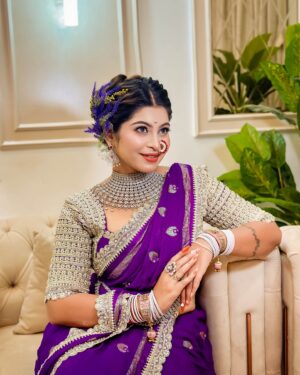 Payal Pati Instagram - अप्सरा💜👀

Look - @makeup_by_saylipatil 
Outfit- @sukhii_official_ 
Click- @drushtita.patil 
Edit - @_tanmay_vaity_official_