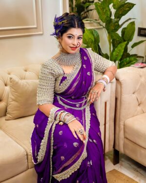 Payal Pati Instagram - अप्सरा💜👀

Look - @makeup_by_saylipatil 
Outfit- @sukhii_official_ 
Click- @drushtita.patil 
Edit - @_tanmay_vaity_official_