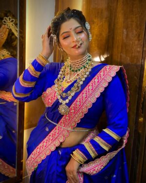 Payal Pati Instagram - मदनमंजिरी😍💙

Look- @makeupartist_nidhi_vilas_patil 
Outfit- @lady.craft.boutique 
Earcuff - @rutik_mhatre143 
Kanthi - @mn7_creation_uran