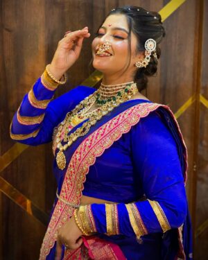Payal Pati Instagram - मदनमंजिरी😍💙

Look- @makeupartist_nidhi_vilas_patil 
Outfit- @lady.craft.boutique 
Earcuff - @rutik_mhatre143 
Kanthi - @mn7_creation_uran