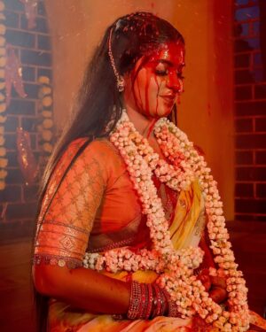 Payal Pati Instagram - तूच पार्वती, महासती तू श्रीरामवरदायिनी तूच माया महाशक्ती तूच माता तुळजाभवानी🙏♥️

तूच गौरी माता रेणूका तूच विंध्याचलवासिनी तूच दुर्गा, चेडिको तू, तूच दुष्टसंहारिणी🙏♥️

तूच लक्ष्मी वैष्णवदेवी तूच प्रगट नारायणी तूच अंबा, माता जगदंबा तूच करवीरवासिनी🙏♥️

तूच शक्ती, महाकाली तूच माता कात्यायनी तूच चामुंडा, आदिशक्ती तूच भक्तदुखः निवारिणी🙏♥️

तूच अंबिका, वज्रेश्वरी तूच आई जिवदानी तूच शारदा देवी सरस्वती तूच विद्यावरदायिनी🙏♥️

तूच वैखरी, अनसुया तूच त्रिदेव दत्त जननी तूच रुक्मिणी, महामाया तू, तूच मंगलकारिणी🙏♥️

तूच गायत्री शाकंबरी तू तूच भवसंकटहरिणी तूच विद्युल्लता शिवनेत्रीर्ची तूच शिववरदायिनी🙏♥️

तूच रति मदनाची तूच सौन्दर्यमोहिनी तूच सावित्री सीता तू रामहृदयवासिनी

तूच अहिल्या, द्रौपदी तू श्रीकृष्ण धर्मभगिनी तूच प्रतिभा मानवाची तूच मुक्ती वरदायिनी🙏♥️
