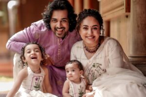 Pearle Maaney Instagram - I love You my Forever ❤️ You loved me when I was 47 kgs and now u love me when I’m 74 kgs 🤪😂 
Happy Valentines Day 😘