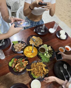 Phantira Pipityakorn Instagram - take me back to the summer breeze🫧🏊🏻‍♂️🏝️
(Pls) 
อยากไปทะเลU-U
#mintiratravelwnoregrets