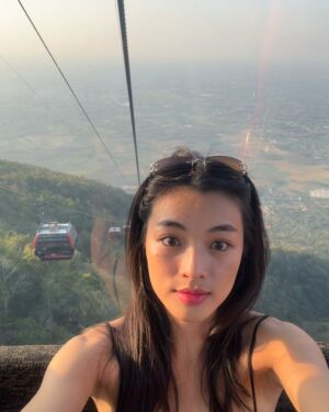 Phạm Nguyễn Lan Thy Instagram - Chuyến đi đầu năm 🚡🚠