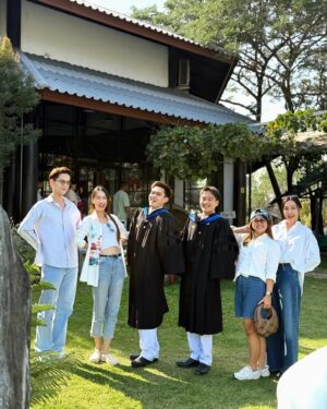 Pichukkana Wongsarattanasin Instagram - ยินดีกับ ปั๊ปและเอ็กซ์ ด้วยน้าาาา~  เก่งมาก หลีดศึกษาน่ารักทุกคน 😆💙💃🏻 

คิดถึงตอนปี1 ซ้อมหลีด5โมงเย็นถึงเที่ยงคืนตี1ทุกวัน เพื่อนต้องยก ต้องแบก ต่อตัว โดนบ่นทุกวัน เพราะตอนนั้นหนัก 60 แงงง แต่ซ้อมเสร็จกินก๋วยเตี๋ยว เจียวดาวปังเย็นหลังมอ ตลอดนะ 5555 😂😅 รักน้าา 😘
