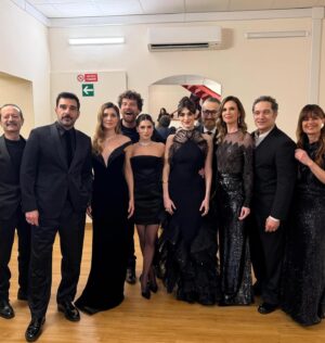 Pilar Fogliati Instagram - Follemente Sanremo♥️ 
#FolleMente dal 20 febbraio al cinema
Grazie sempre @giorgioarmani per questo abito meraviglioso
@stellagiannetti 
@rebeccabaglini
@pomellato 
 @andreasmercante