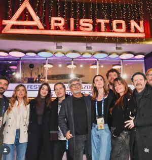 Pilar Fogliati Instagram - Follemente Sanremo♥️ 
#FolleMente dal 20 febbraio al cinema
Grazie sempre @giorgioarmani per questo abito meraviglioso
@stellagiannetti 
@rebeccabaglini
@pomellato 
 @andreasmercante