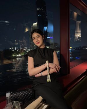 Pinyadar Salinvarradar Instagram - dinner w/🛳️👩🏻✨🫶🏻 #apsaracruisebangkok 

@apsaracruisebangkok @banyantreebangkok