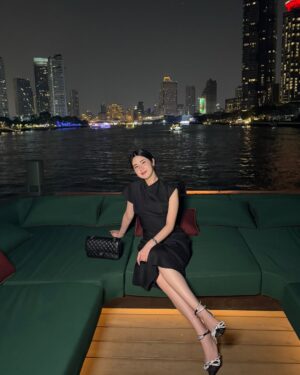 Pinyadar Salinvarradar Instagram - dinner w/🛳️👩🏻✨🫶🏻 #apsaracruisebangkok 

@apsaracruisebangkok @banyantreebangkok