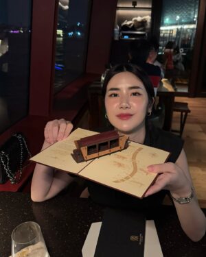 Pinyadar Salinvarradar Instagram - dinner w/🛳️👩🏻✨🫶🏻 #apsaracruisebangkok 

@apsaracruisebangkok @banyantreebangkok