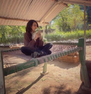 Plabita Borthakur Instagram - Shooting in winter had me chasing sunshine like a lizard on a rock. But when the sunshine got too ambitious, I was scrambling for shade. The irony of it all! 😅
.
.
.
.
.
.
.
.
.
.
.
#plabitaborthakur #shootlife #winter #jaipurdiaries #rajasthan #wintersun #happiness #love