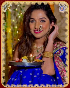 Pooja Birari Instagram - अभिनेत्रींचे दिवाळी स्पेशल लूक😍👉
तुमचा आवडता लूक कोणता?

#rajshrimarathi #diwalispecial #happydiwali