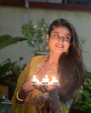 Pooja Birari Instagram - Diwali 2024 ✨🪔❤️
.
.
#diwali #diwali2024 #light #happiness #🧿 #family
Thankyou for the clicks @saraswatimane24 ❤️