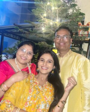Pooja Birari Instagram - Diwali 2024 ✨🪔❤️
.
.
#diwali #diwali2024 #light #happiness #🧿 #family
Thankyou for the clicks @saraswatimane24 ❤️