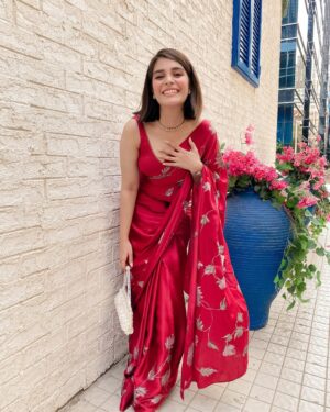 Pooja Gor Instagram - They said ‘graceful,’ I heard ‘playful.’ Who’s complaining? 😏

P.S: Is it time to cut the hair short again? 💇🏻‍♀️