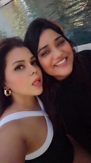 Pooja Poddar Instagram - #funtimes #frdship_nver_ends😍😍😍😘😘😘😘😇😇 #like #follow #instagram #reelkarofeelkaro #india #poojapoddarofficial