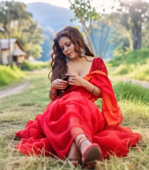 Pooja Poddar Instagram - #Shoot In Saree ❤️ 
. 
#indianfestival #indianwear #love ##instagood #memes #instagram #follow #memes #poojapoddarofficial
.

. Inframe : @poojapoddarofficial and @poojapoddar8030
.
. Shoot & Editing : @__magician_2.0
.
.
.

.
🔴 Kindly Turn on Post notifications if you want to get Uptodate . ( Helps more in getting strong Engagement )
⚫️ Sharing and Saving the post won't take a lot of time and investment .
⚫️ Whenever Uh feel like leaving the comment on the post , Kindly Make sure it's longer than 4 words .
⚫️ Commenting Your Positive Heartfull Thoughts will give me Immense Happiness .