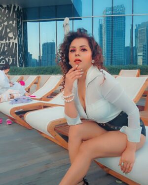Pooja Poddar Instagram - #Dubai#photographerdubai #likeforlikes #injoylife💯😍😀❤️✌ #poojapoddarofficial