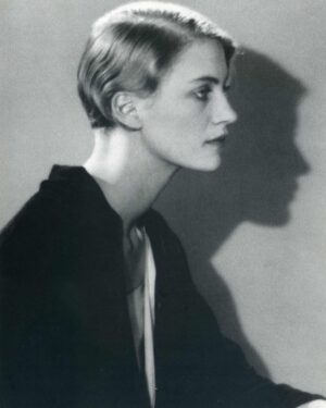 Poppy Lee Friar Instagram - Well, I keep getting told I look like Lee Miller lately! 🤔 thoughts? And damn I love her short haircut 😍

#leemiller #photographer #model #badass #artist #blackandwhitephotography #actress
