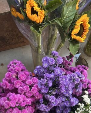 Pranutan Bahl Instagram - flowers and fried rice 🌻
