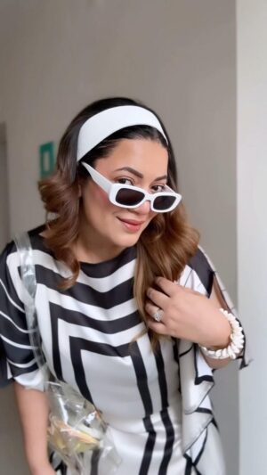 Pratibha Bhadauria Instagram - Watch till the end to see how it turned out.😍

I have been planning looks for a beach vacation and kaftan will always make it to my list.
It’s comfortable, doesn’t hold much weight in luggage & and will always be chic.

Kaftan - @dress.styler 
Earrings as stack - thrifted 
Footwear - Aldo Shoes 

#kaftan #stylingtips #kareenakapoorkaftan #kareenakapoor #wearingvsstyling #styling #kurtaset #indianfashion #womenfashion #onlineshopping #modestclothing #modestfits #indianoutfit #kaftanmodern 

Pratibha bhadauria , Modest clothing , styling tips , Online shopping ,  Coord set , Kurta sets for women , Ethnic wear , Indian clothing , wearing vs styling