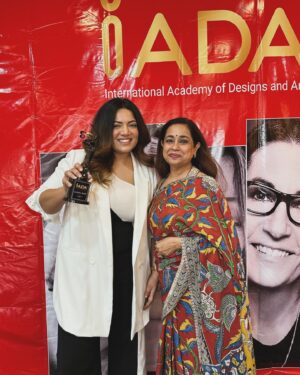 Pratibha Bhadauria Instagram - Feel Honoured & Grateful to be presented with award this by Rajiv Pande, Vice Chairman of The Textile Association of India and @iadainternational as a recognition to all that I have achieved. 🌟

Honestly, there have been times when I felt like I was just floating in the vast digital ocean, watching others hit milestones and celebrate their successes. But yesterday was a wake-up call to pause and reflect. My journey into the digital world began about nine years back, armed with little more than sheer determination.

My first gig barely paid the bills, but deep down, I knew I had something. What that something was exactly? Well, I couldn’t quite put my finger on it back then.

Back in those days, digital marketing wasn’t even a blip on the radar in colleges. There weren’t any courses, no guides to navigate the digital wilderness. I learned by doing, failing, and doing it all over again. Ups and downs like you wouln’t believe.

From that timid, uncertain Pratibha to the Pratibha you see today—bold, still a tad apprehensive, but ready to leap into the unknown—I’d say it’s been quite the journey and a lot to achieve. ✨

#PratibhaBhadauria #smallvictories #indianinfluencer #creator #awards #Digitalcreator 

Pratibha Bhadauria , creator , India , women in business , creator awards