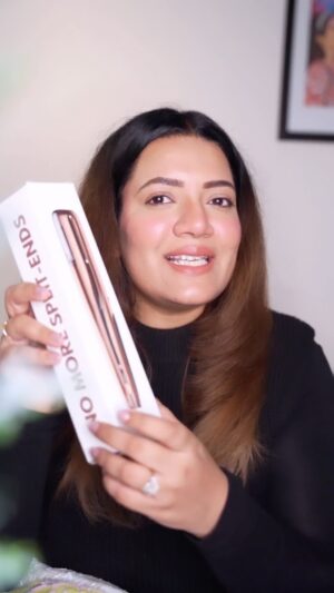 Pratibha Bhadauria Instagram - Witnessing the transformation from split ends to sleek strands with the No More Split Ends, automatic split end trimmer by @alantrumanofficial ! 💇‍♀️ 
Embracing the snip for healthier, happier hair. 
Here’s to self-care and fabulous locks!

Use my code “PRATIBHA10“ for additional 10% discount on www.alantruman.com

#AlanTrumanOfficial #AlanTrumanPro #SalonStyleHair #SalonStyleHairAtHome #HairStyling #hairstylingtips #hairstylingTutorial #PratibhaBhadauria #HairStyling Tools
#SplitEndsTrimmer #SplitEnds #hairtrimming #hairreels #Haircare #trendingreels