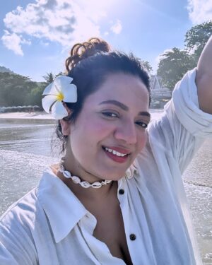 Pratibha Bhadauria Instagram - Sawasdee-kaa from Phuket 🙏

Days by the beach hit different 🌴🌊☀️🐚
.
.
.
.
.
#Traveldiaries #bucketlistadventures #phiphiisland #Phuket #thailand #travelphotography #ocean #sunsetvibes #peace #moment #phuket #travelgram #traveladdict #beachlife #thailandtravel #beautifuldestinations #thailandtourism #oceanlife #bali #Islandgirl