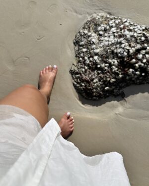 Pratibha Bhadauria Instagram - Sawasdee-kaa from Phuket 🙏

Days by the beach hit different 🌴🌊☀️🐚
.
.
.
.
.
#Traveldiaries #bucketlistadventures #phiphiisland #Phuket #thailand #travelphotography #ocean #sunsetvibes #peace #moment #phuket #travelgram #traveladdict #beachlife #thailandtravel #beautifuldestinations #thailandtourism #oceanlife #bali #Islandgirl
