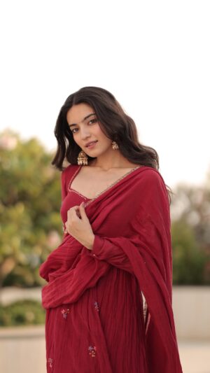 Pratibha Ranta Instagram - ♥️

Shot by @karanhenry ✨